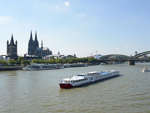 Unterwegs auf den Rhein bei Köln