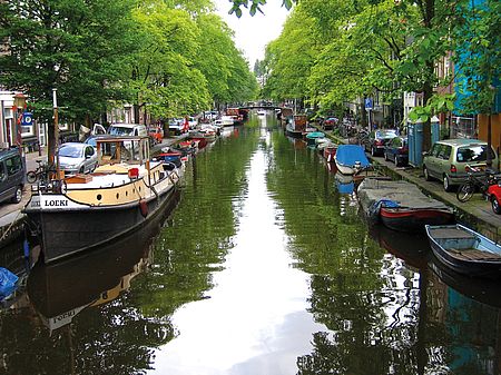 Kanäle in Amsterdam erkunden 